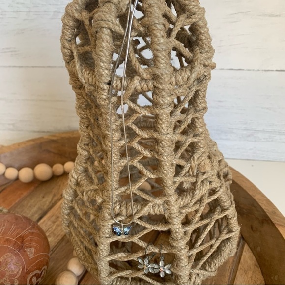 Flowers Fashion Jewelry Lot 7 Piece Necklaces, Earrings, Ring, Brooch - Picture 5 of 12